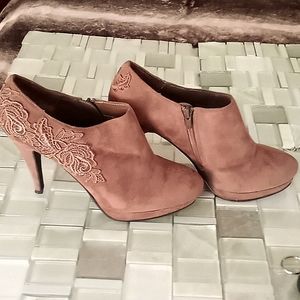 CHOC BROWN SUEDE BOOTIES